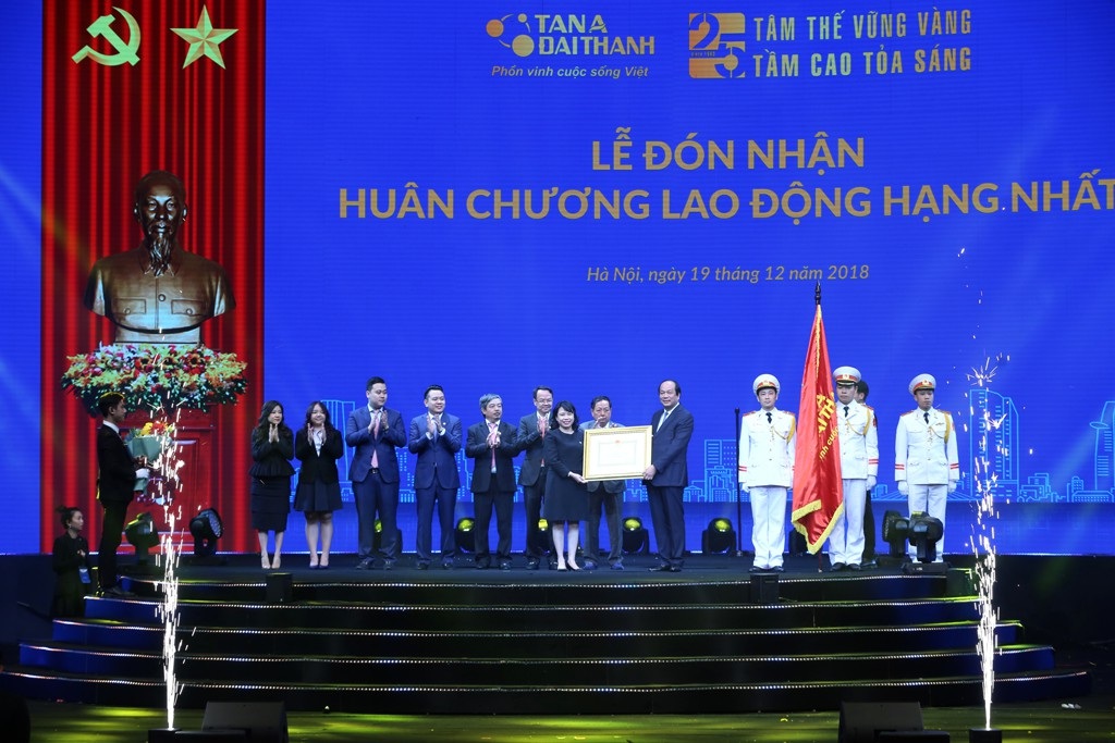 Tập đoàn Tân Á Đại Thành nhận Huân chương Lao động hạng Nhất - Ảnh 1. Tập đoàn Tân Á Đại Thành nhận Huân chương Lao động hạng Nhất - Ảnh 1.