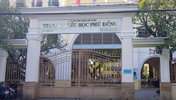 Học sinh ngã từ tầng 2 xuống đất đã qua cơn nguy kịch - Ảnh 1. Học sinh ngã từ tầng 2 xuống đất đã qua cơn nguy kịch - Ảnh 1.