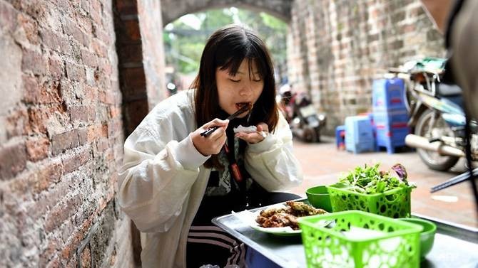 Báo Pháp khen ngợi món chả rươi nức tiếng của Việt Nam, thưởng thức giữa trời đông Hà Nội - Ảnh 3. Báo Pháp khen ngợi món chả rươi nức tiếng của Việt Nam, thưởng thức giữa trời đông Hà Nội - Ảnh 3.