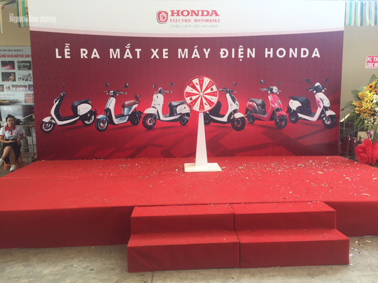 Honda Việt Nam phủ nhận việc bán xe máy điện Trung Quốc - 1
(Ảnh: Người lao động)