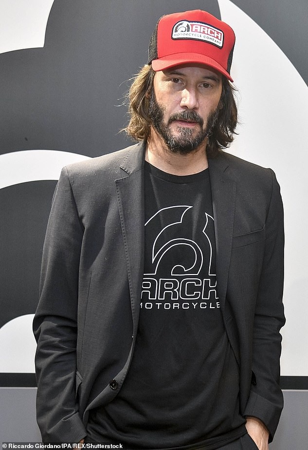 Keanu Reeves thích thú vai diễn Người Sói - Ảnh 3. Keanu Reeves thích thú vai diễn Người Sói - Ảnh 3.