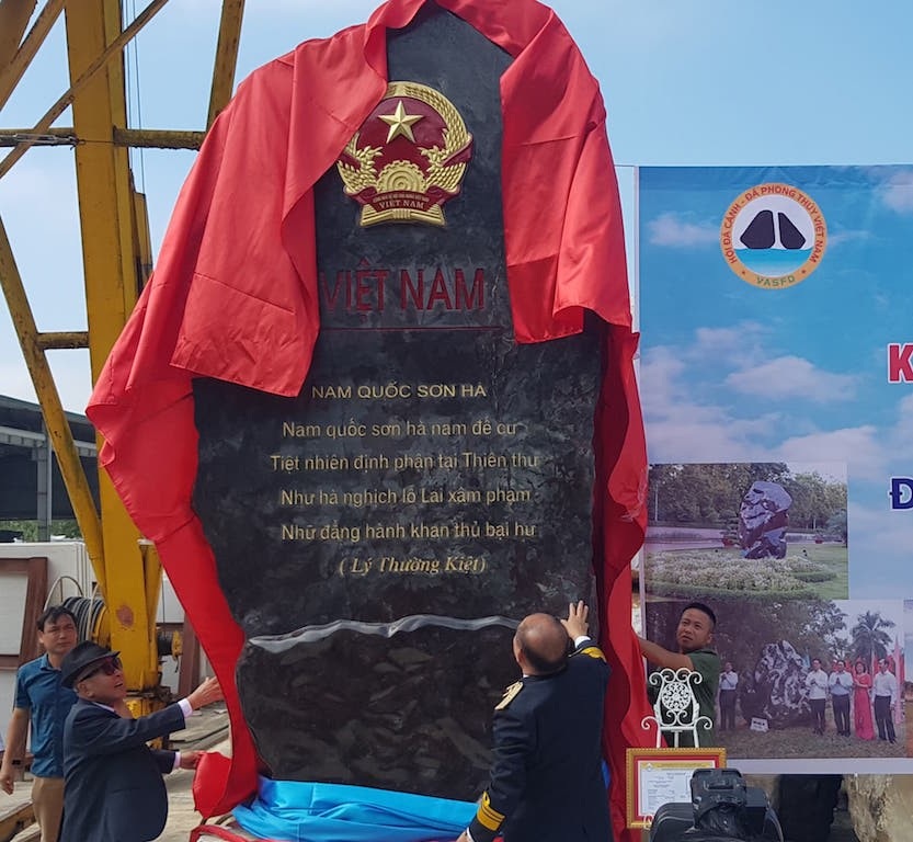 Tặng khối đá Corindon 25 tấn cho quần đảo Trường Sa lớn - Ảnh 3.