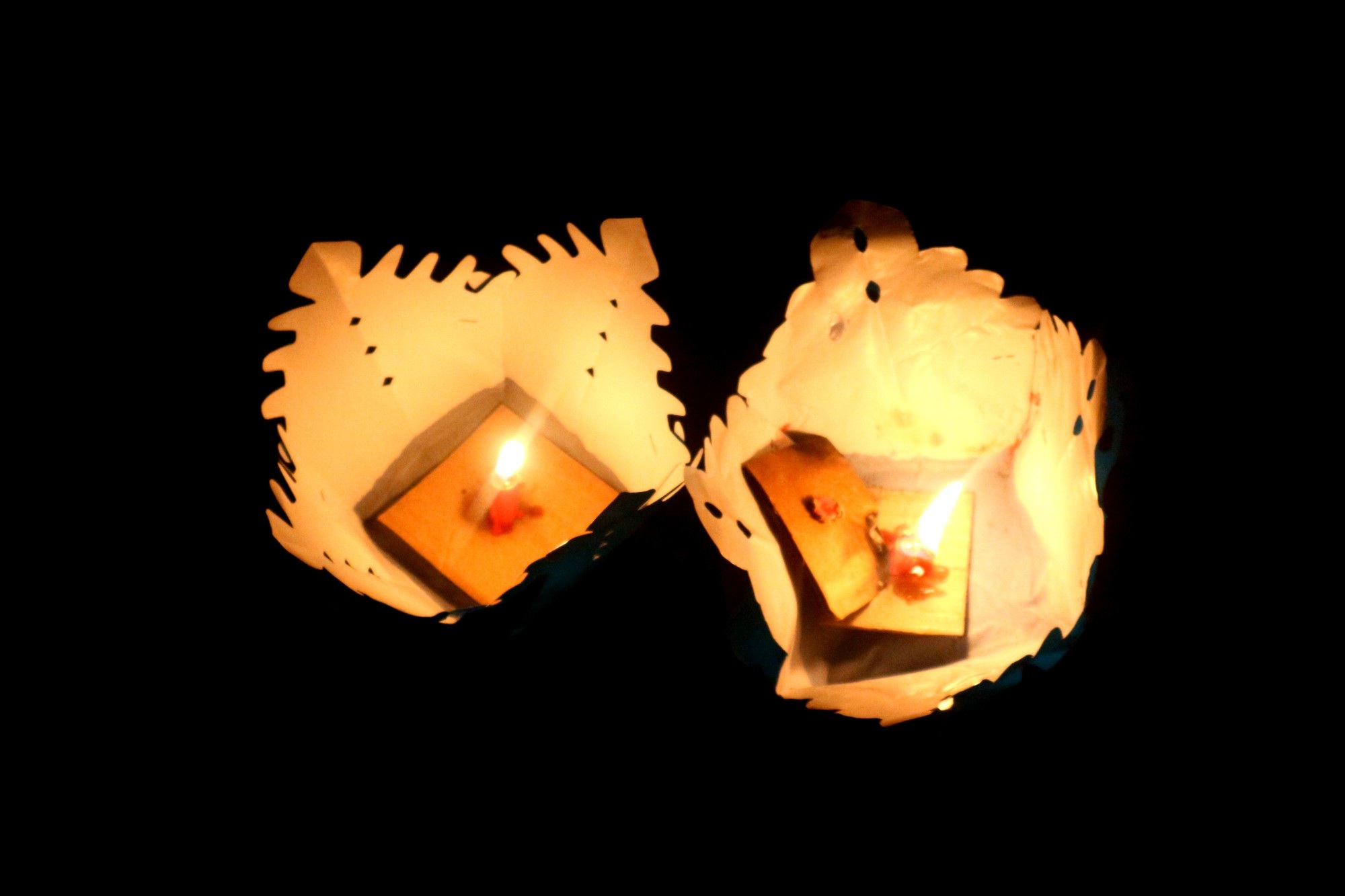 Đừng bỏ lỡ giáng sinh lung linh, thơ mộng nơi phố cổ Hội An - Ảnh 6. Đừng bỏ lỡ giáng sinh lung linh, thơ mộng nơi phố cổ Hội An - Ảnh 6.