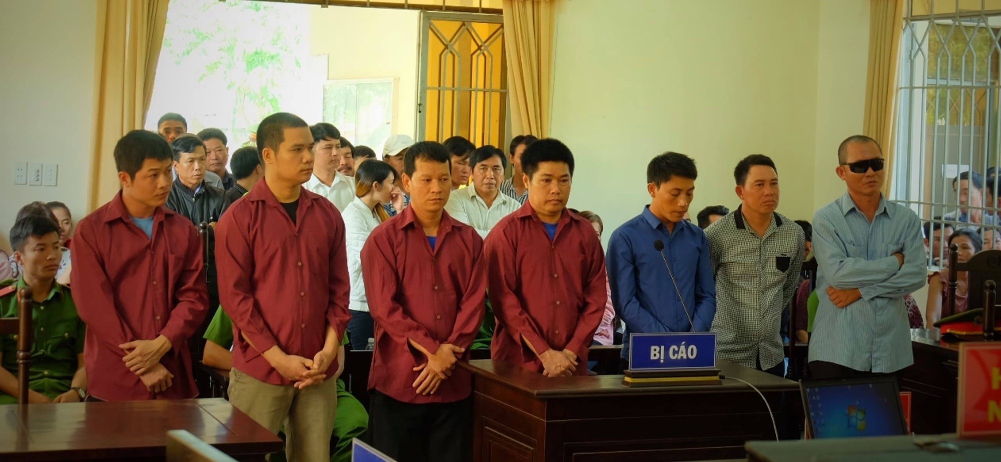 Xét xử vụ 2 nhóm thanh niên nổ súng giải quyết mâu thuẫn giữa đường - Ảnh 1. Xét xử vụ 2 nhóm thanh niên nổ súng giải quyết mâu thuẫn giữa đường - Ảnh 1.