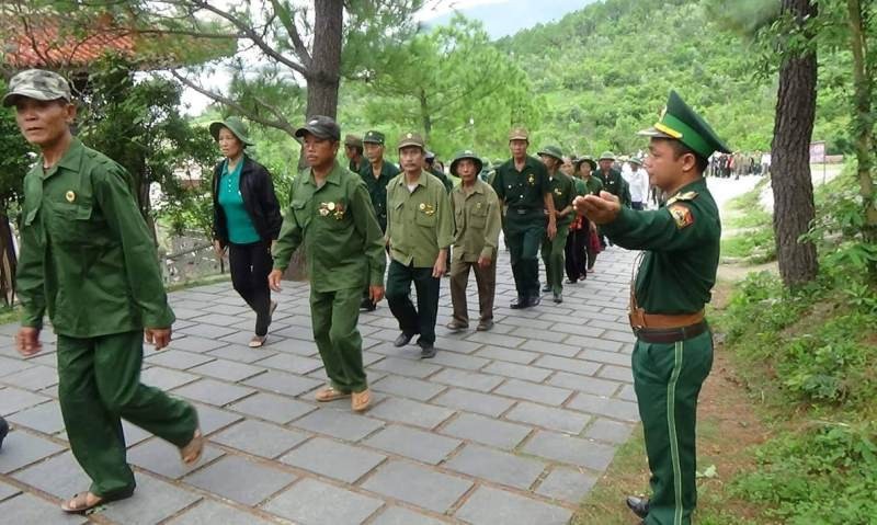 Người lính quân hàm xanh canh gác mộ Đại tướng Võ Nguyên Giáp - Ảnh 2. Người lính quân hàm xanh canh gác mộ Đại tướng Võ Nguyên Giáp - Ảnh 2.