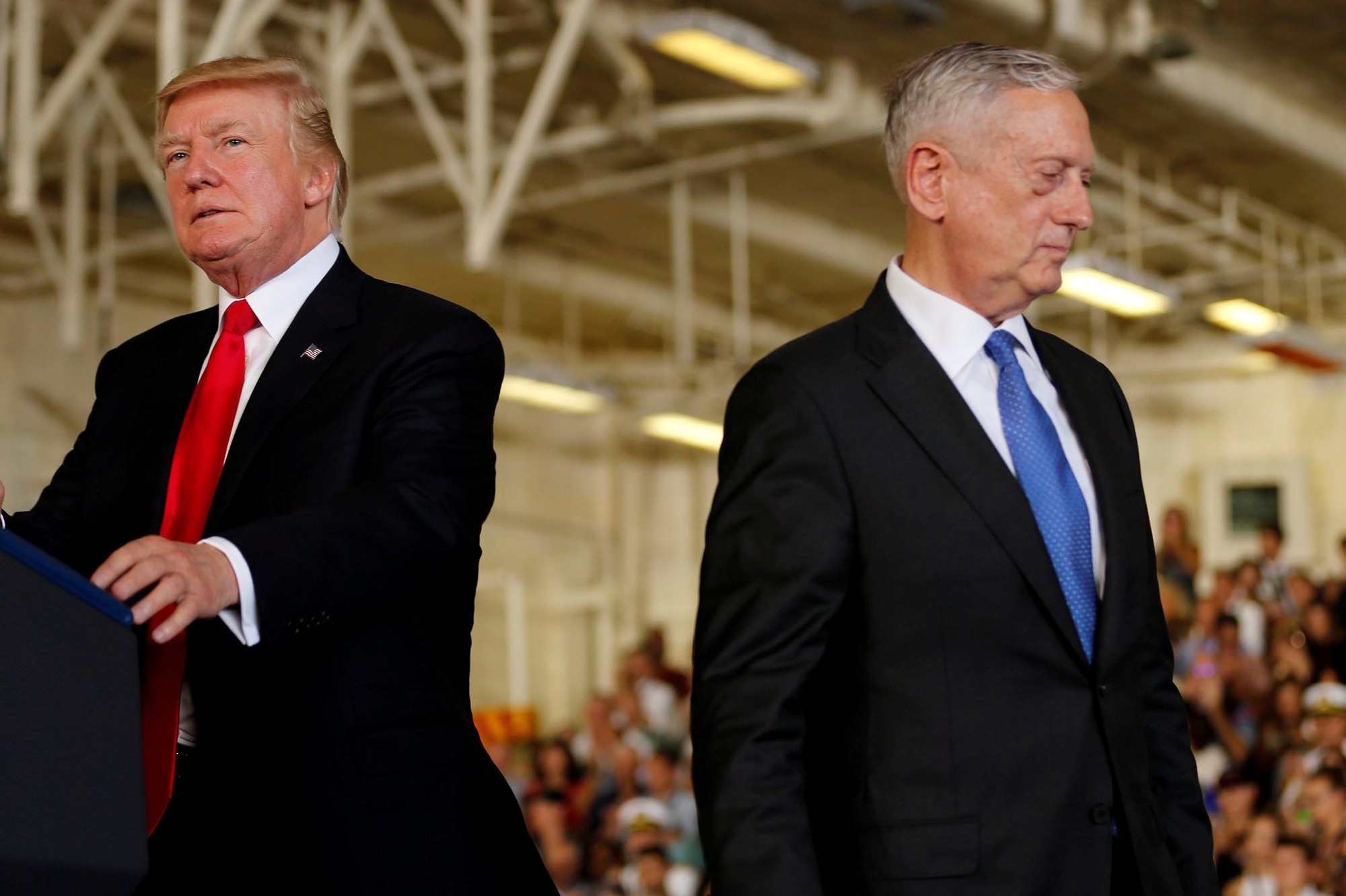 Thư từ chức cho thấy bất đồng khó hòa giải giữa ông chủ Lầu Năm Góc và TT Trump - Ảnh 1. Thư từ chức cho thấy bất đồng khó hòa giải giữa ông chủ Lầu Năm Góc và TT Trump - Ảnh 1.