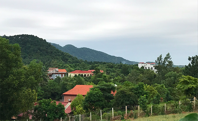 TP Hà Nội cho phép Sóc Sơn cưỡng chế 18 công trình “xẻ thịt” đất rừng - Ảnh 1. TP Hà Nội cho phép Sóc Sơn cưỡng chế 18 công trình “xẻ thịt” đất rừng - Ảnh 1.