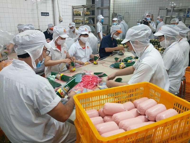 Bộ trưởng Y tế thị sát vấn đề an toàn thực phẩm tại Sài Gòn - Ảnh 2. Bộ trưởng Y tế thị sát vấn đề an toàn thực phẩm tại Sài Gòn - Ảnh 2.