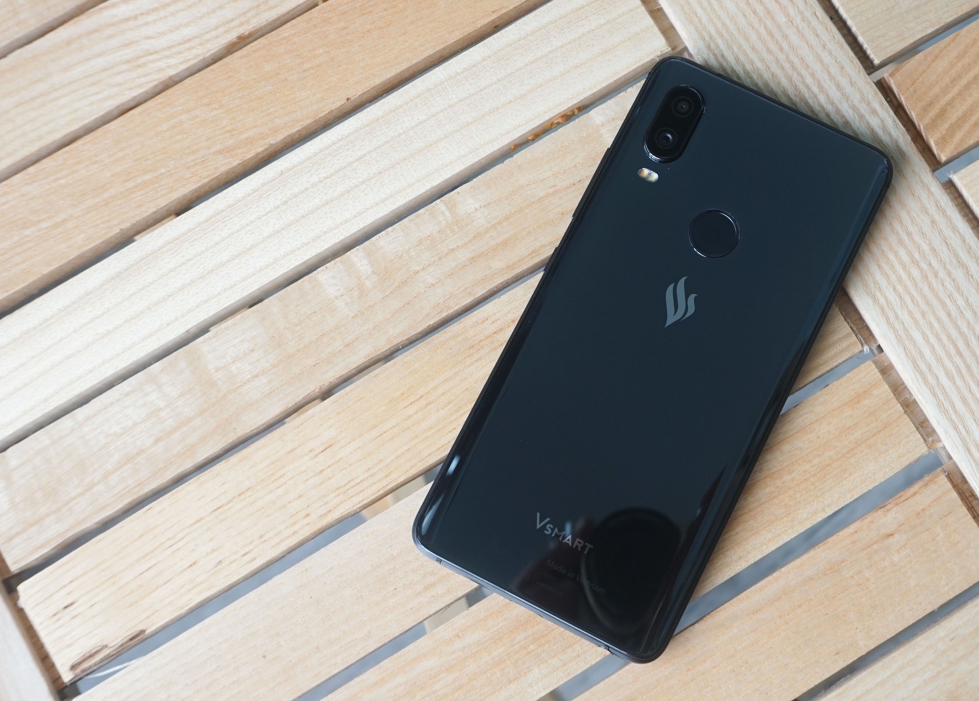 Mở hộp và trên tay nhanh Vsmart Active 1 giá 4,99 triệu đồng - Ảnh 4. Mở hộp và trên tay nhanh Vsmart Active 1 giá 4,99 triệu đồng - Ảnh 4.