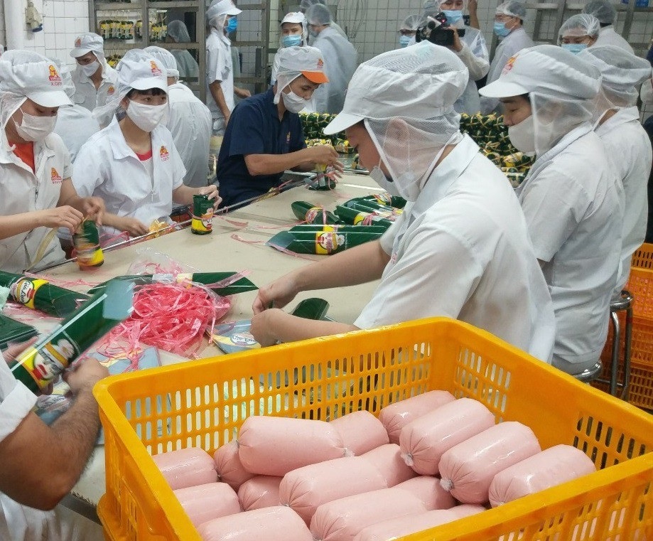 Hiểm họa từ kháng sinh sử dụng bừa bãi trong chăn nuôi - Ảnh 3. Hiểm họa từ kháng sinh sử dụng bừa bãi trong chăn nuôi - Ảnh 3.