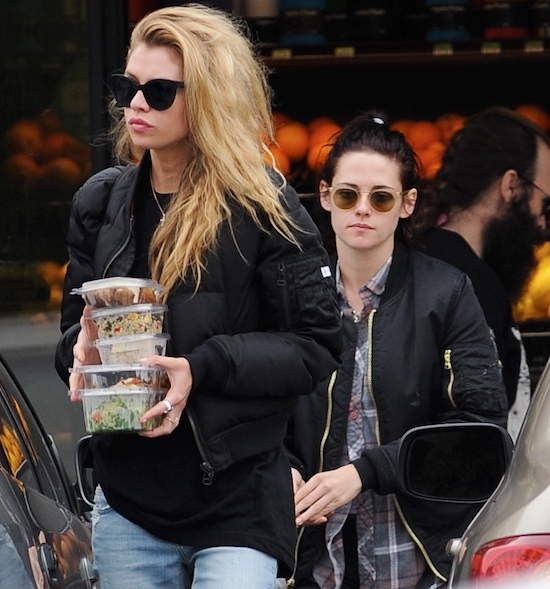 Kristen Stewart ra phố cùng bạn gái mới - Ảnh 8.