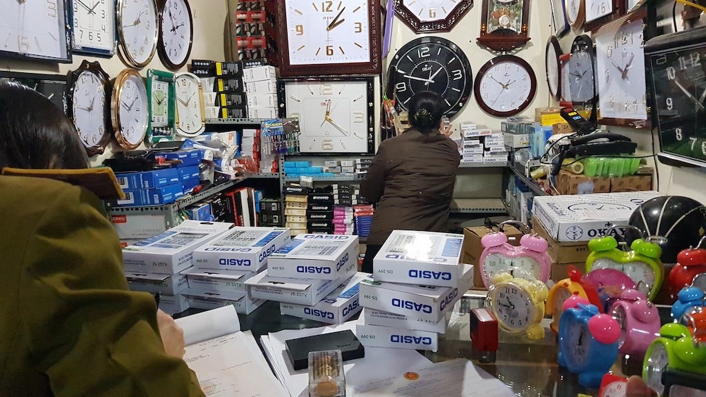 Kiểm tra phát hiện hàng loạt điểm bán máy tính Casio “nhái” - Ảnh 10. Kiểm tra phát hiện hàng loạt điểm bán máy tính Casio “nhái” - Ảnh 10.