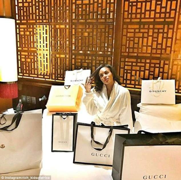 Cuộc sống sang chảnh tiêu tiền thả ga của hội con nhà giàu châu Phi - Ảnh 6. Cuộc sống sang chảnh tiêu tiền thả ga của hội con nhà giàu châu Phi - Ảnh 6.