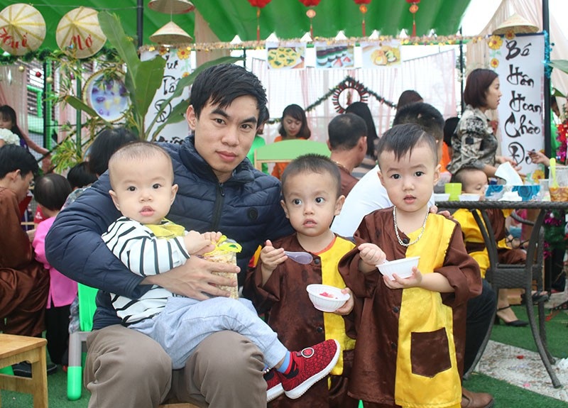 Trường mầm non tổ chức hội chợ ẩm thực gây quỹ nhân ái - Ảnh 2. Trường mầm non tổ chức hội chợ ẩm thực gây quỹ nhân ái - Ảnh 2.