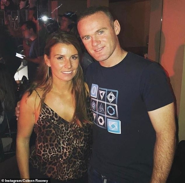 Coleen Rooney đã lấy lại dáng thon sau khi sinh con thứ 4 - Ảnh 11. Coleen Rooney đã lấy lại dáng thon sau khi sinh con thứ 4 - Ảnh 11.