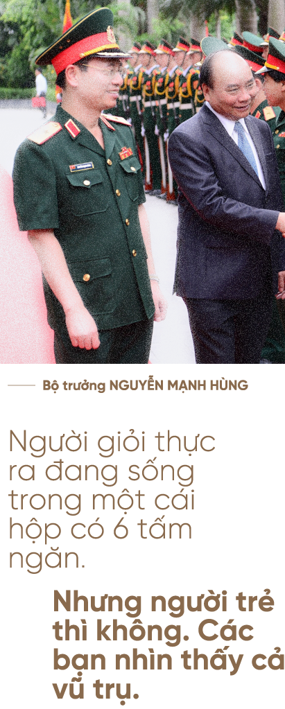 Bộ trưởng Nguyễn Mạnh Hùng: Người lính trui rèn cả cuộc đời để lĩnh xướng “cuộc chiến” Công nghiệp 4.0 - Ảnh 11. Bộ trưởng Nguyễn Mạnh Hùng: Người lính trui rèn cả cuộc đời để lĩnh xướng “cuộc chiến” Công nghiệp 4.0 - Ảnh 11.