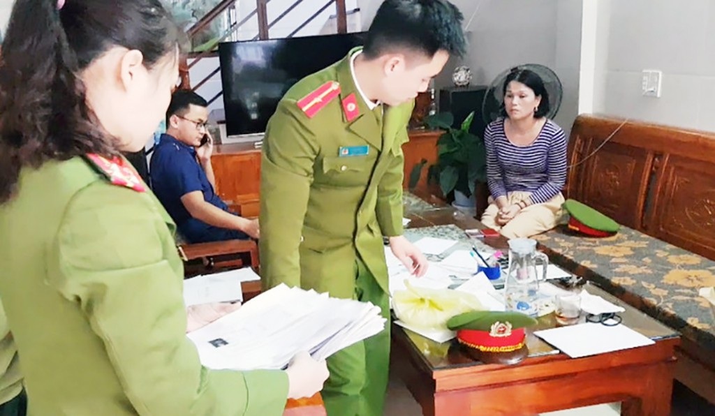 Bắt đối tượng làm bằng, chứng chỉ giả - Ảnh 2. Bắt đối tượng làm bằng, chứng chỉ giả - Ảnh 2.