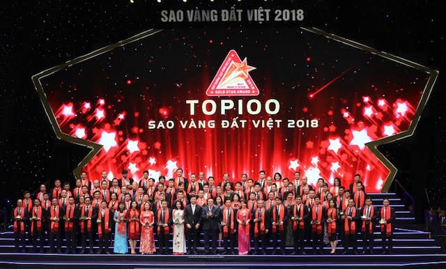 VietABank được vinh danh Top 100 Doanh nghiệp Sao Vàng đất Việt - Ảnh 1. VietABank được vinh danh Top 100 Doanh nghiệp Sao Vàng đất Việt - Ảnh 1.