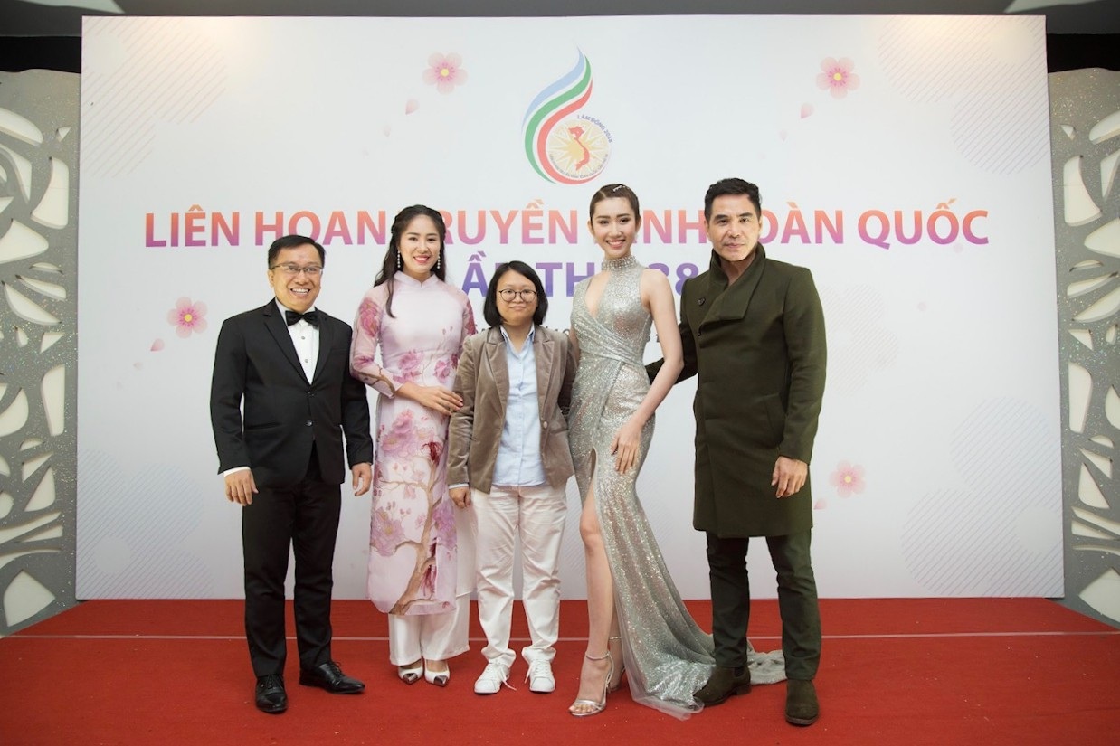 Trung Dũng, Thuý Ngân, Lê Phương mong khán giả ủng hộ cái kết Gạo nếp gạo tẻ - Ảnh 8. Trung Dũng, Thuý Ngân, Lê Phương mong khán giả ủng hộ cái kết Gạo nếp gạo tẻ - Ảnh 8.