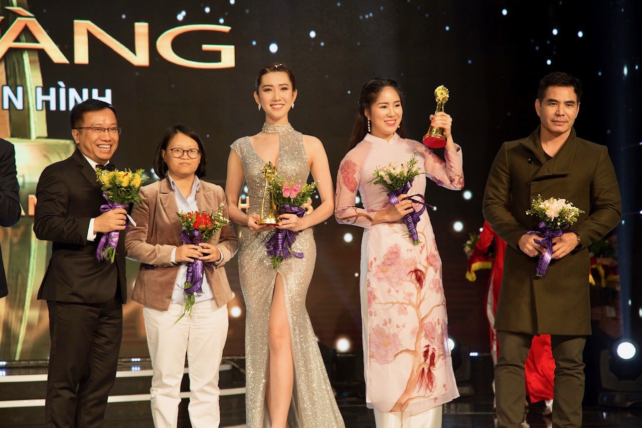 Trung Dũng, Thuý Ngân, Lê Phương mong khán giả ủng hộ cái kết Gạo nếp gạo tẻ - Ảnh 5. Trung Dũng, Thuý Ngân, Lê Phương mong khán giả ủng hộ cái kết Gạo nếp gạo tẻ - Ảnh 5.