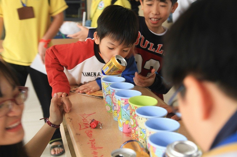 Giáng sinh đầy sắc màu khoa học của học sinh trường Hà Nội - Amsterdam - Ảnh 5.