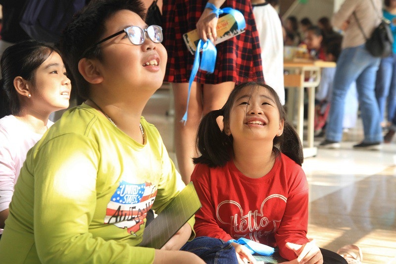 Giáng sinh đầy sắc màu khoa học của học sinh trường Hà Nội - Amsterdam - Ảnh 7.