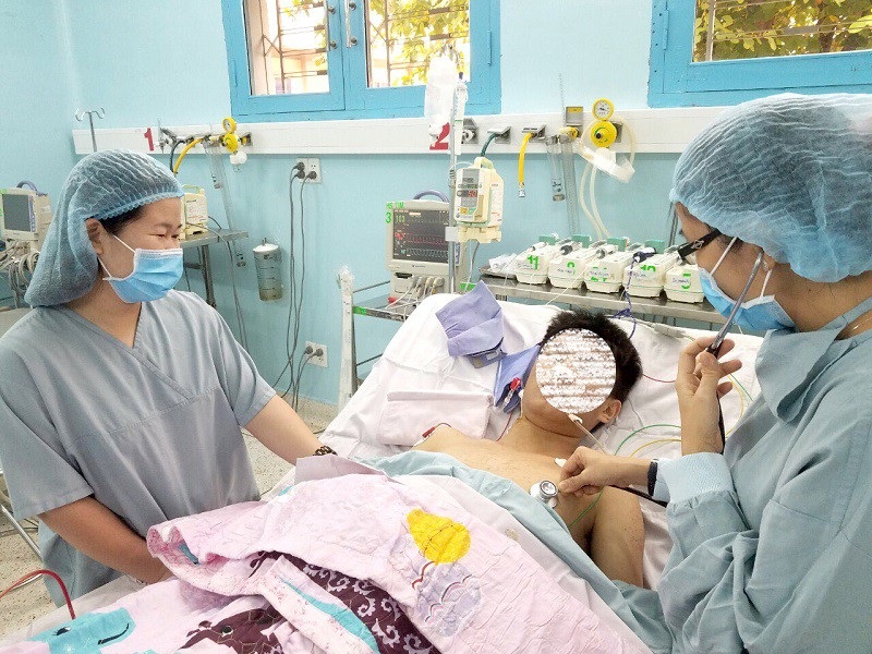 Lần đầu tiên ghép thận trên bệnh nhi từ người cho chết não - Ảnh 2. Lần đầu tiên ghép thận trên bệnh nhi từ người cho chết não - Ảnh 2.