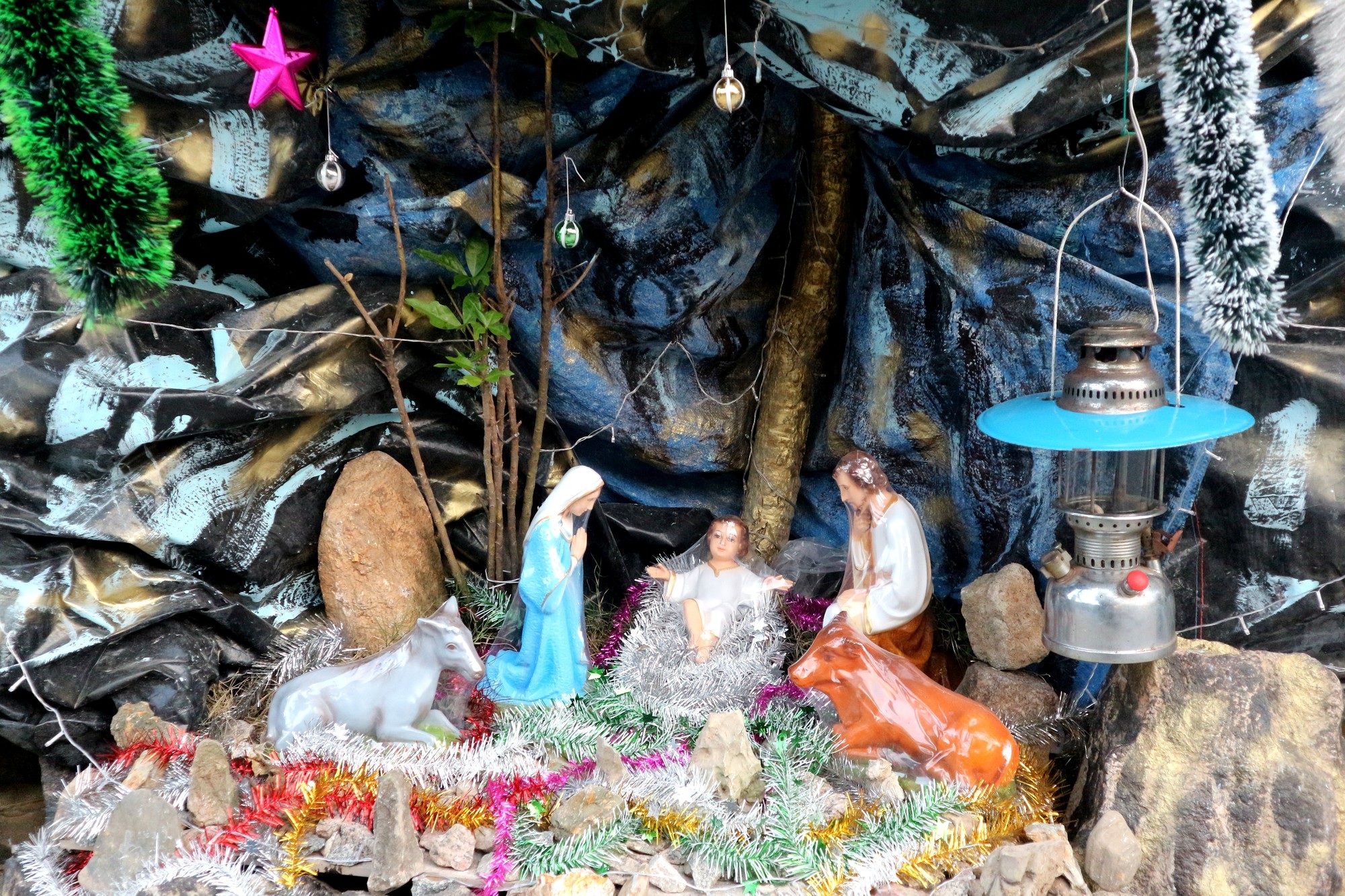 Không khí vui chơi Noel rộn ràng cả nước - Ảnh 31. Không khí vui chơi Noel rộn ràng cả nước - Ảnh 31.