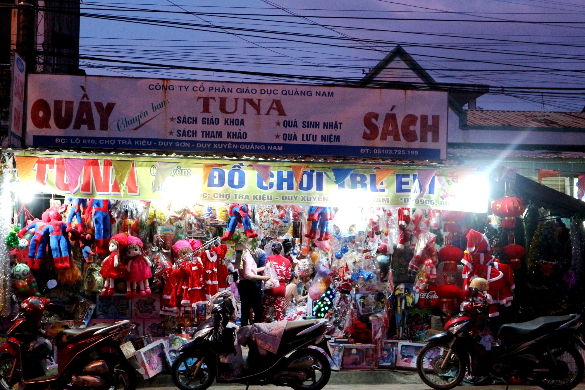 Không khí vui chơi Noel rộn ràng cả nước - Ảnh 33. Không khí vui chơi Noel rộn ràng cả nước - Ảnh 33.