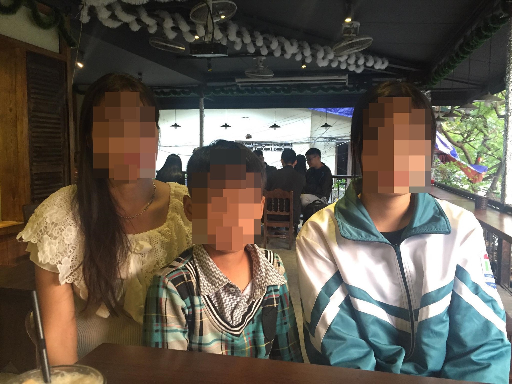 Hà Nội: Làm rõ hình ảnh tố bố đẻ bạo hành con gái - Ảnh 2. Hà Nội: Làm rõ hình ảnh tố bố đẻ bạo hành con gái - Ảnh 2.