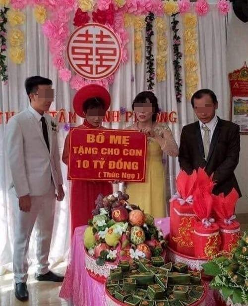 Đám cưới “khủng”: Cô dâu được tặng 10 tỷ đồng, đeo vàng trĩu cổ trong ngày vui - Ảnh 9. Đám cưới “khủng”: Cô dâu được tặng 10 tỷ đồng, đeo vàng trĩu cổ trong ngày vui - Ảnh 9.