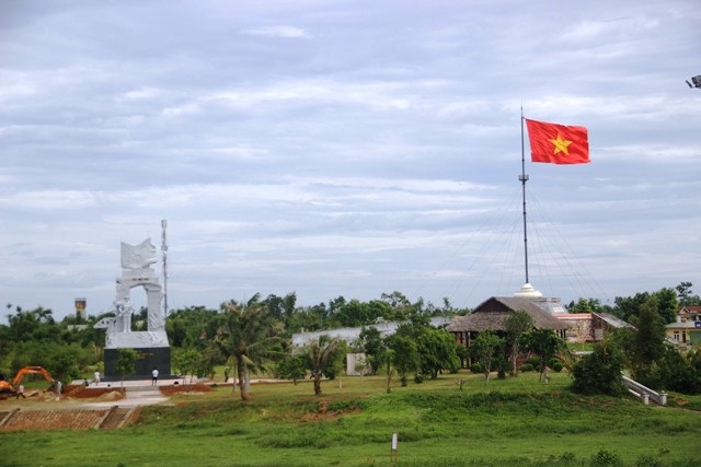 Hơn 1,8 triệu lượt khách du lịch đến tham quan “đất lửa” Quảng Trị - Ảnh 3. Hơn 1,8 triệu lượt khách du lịch đến tham quan “đất lửa” Quảng Trị - Ảnh 3.