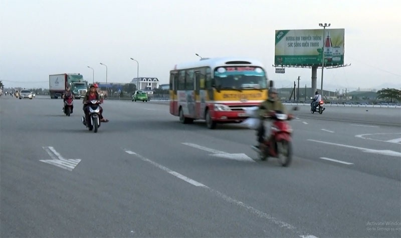 “Ngã tư chết người” ở Hà Tĩnh: Chờ tai nạn thảm khốc mới khắc phục? - Ảnh 2. “Ngã tư chết người” ở Hà Tĩnh: Chờ tai nạn thảm khốc mới khắc phục? - Ảnh 2.