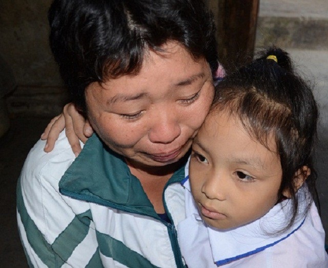 Bố chết, mẹ ung thư, 2 đứa trẻ mịt mờ tương lai - Ảnh 8. Bố chết, mẹ ung thư, 2 đứa trẻ mịt mờ tương lai - Ảnh 8.