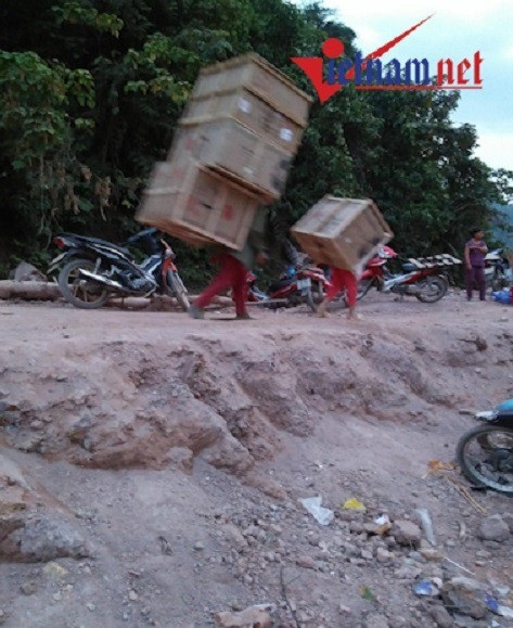 Cả đời còng lưng: Tiền nhiều mỗi tháng, đốt trong một giờ - Ảnh 2. Cả đời còng lưng: Tiền nhiều mỗi tháng, đốt trong một giờ - Ảnh 2.
