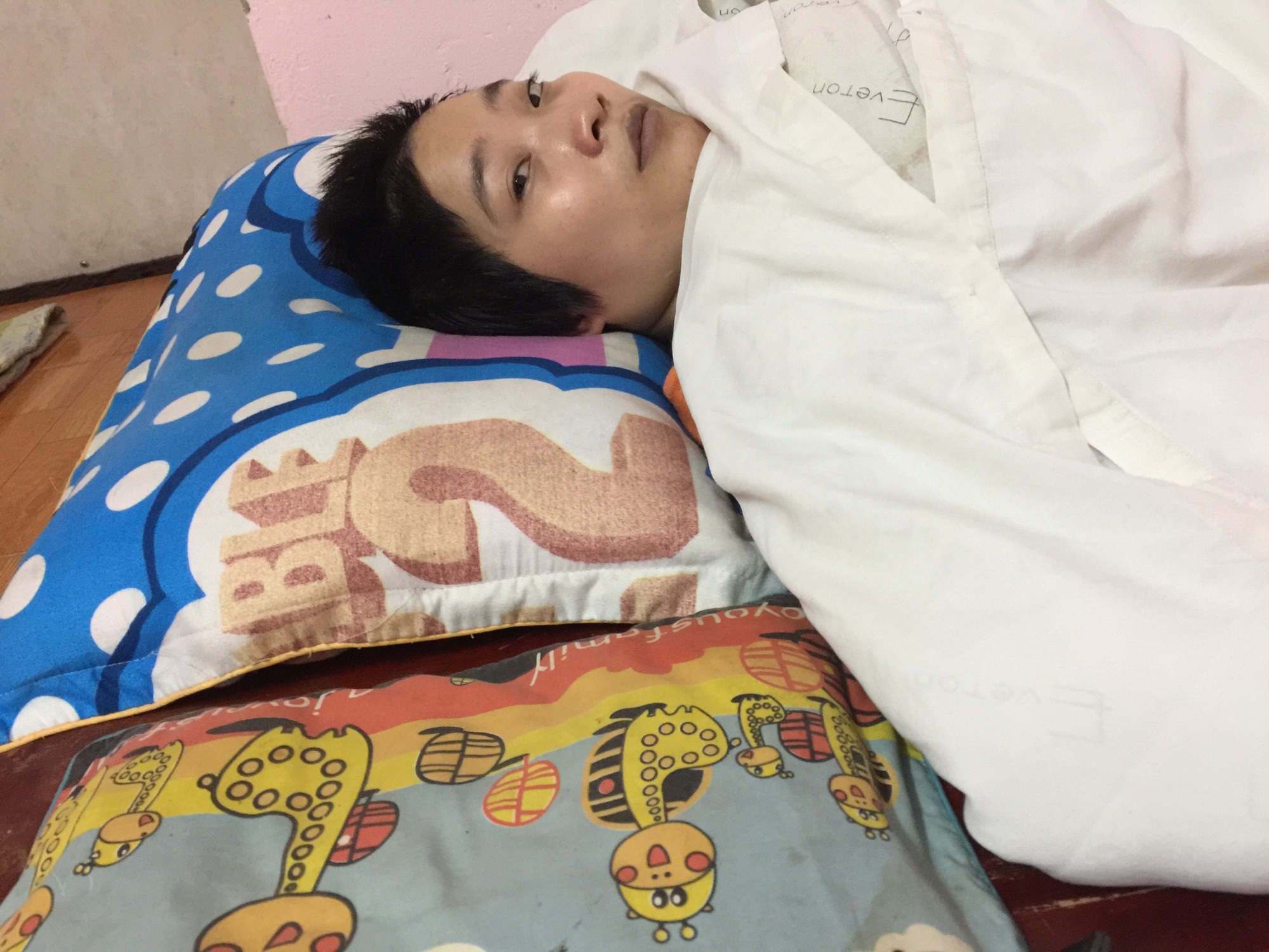 VĐV Ngô Thị Hồng lần thứ 3 nhận quà bạn đọc báo Dân trí - Ảnh 1. VĐV Ngô Thị Hồng lần thứ 3 nhận quà bạn đọc báo Dân trí - Ảnh 1.