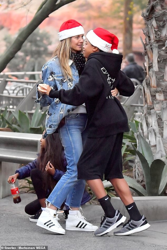 Bạn trai kém 16 tuổi cầu hôn siêu mẫu Heidi Klum - Ảnh 6. Bạn trai kém 16 tuổi cầu hôn siêu mẫu Heidi Klum - Ảnh 6.