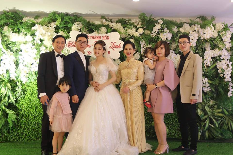 Hoa hậu Ngọc Hân làm MC “bất đắc dĩ” cho đám cưới con trai NSND Lan Hương - Ảnh 2. Hoa hậu Ngọc Hân làm MC “bất đắc dĩ” cho đám cưới con trai NSND Lan Hương - Ảnh 2.