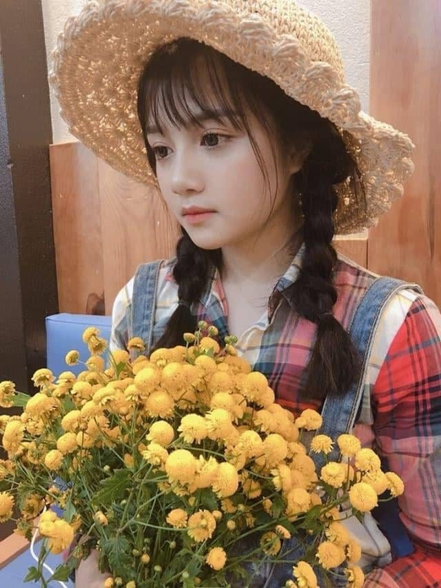 Nữ sinh Hưng Yên gieo thương nhớ với bức ảnh đi học quân sự - Ảnh 10. Nữ sinh Hưng Yên gieo thương nhớ với bức ảnh đi học quân sự - Ảnh 10.