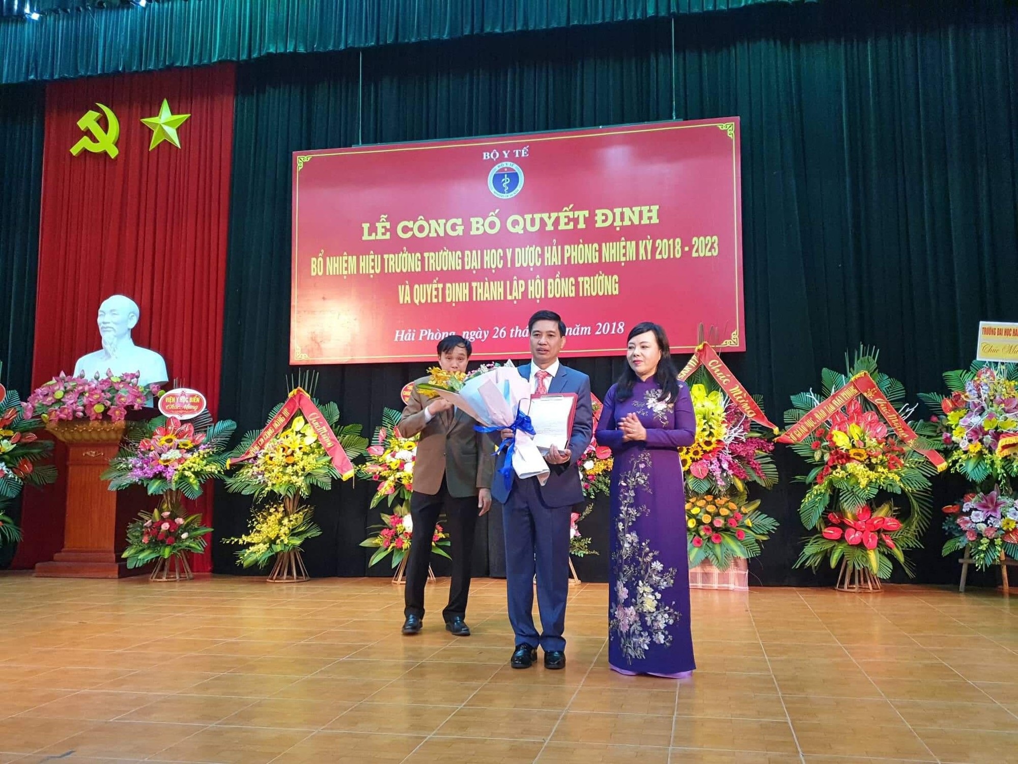 Công bố ứng viên điểm cao nhất trúng cử Hiệu trưởng Trường ĐH Y dược Hải Phòng - Ảnh 1. Công bố ứng viên điểm cao nhất trúng cử Hiệu trưởng Trường ĐH Y dược Hải Phòng - Ảnh 1.