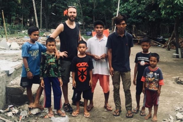 Du khách Mỹ suýt chết đuối quyên tiền 15.000 USD trả ơn nơi cứu mạng - Ảnh 1.