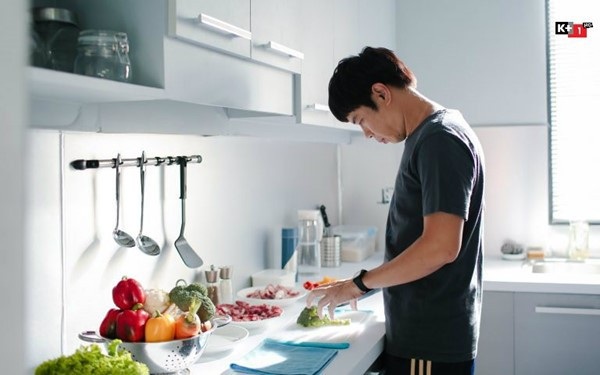 Gặp gỡ “ông hoàng phòng vé” Thái Hòa trên K+ trong mùa lễ hội cuối năm - Ảnh 2. Gặp gỡ “ông hoàng phòng vé” Thái Hòa trên K+ trong mùa lễ hội cuối năm - Ảnh 2.