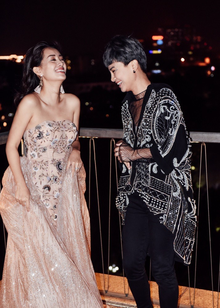 Vui “ế” ở tuổi 32, BTV Quỳnh Chi VTV đáp tin đồn yêu đồng giới MC Thuỳ Dung - Ảnh 9. Vui “ế” ở tuổi 32, BTV Quỳnh Chi VTV đáp tin đồn yêu đồng giới MC Thuỳ Dung - Ảnh 9.