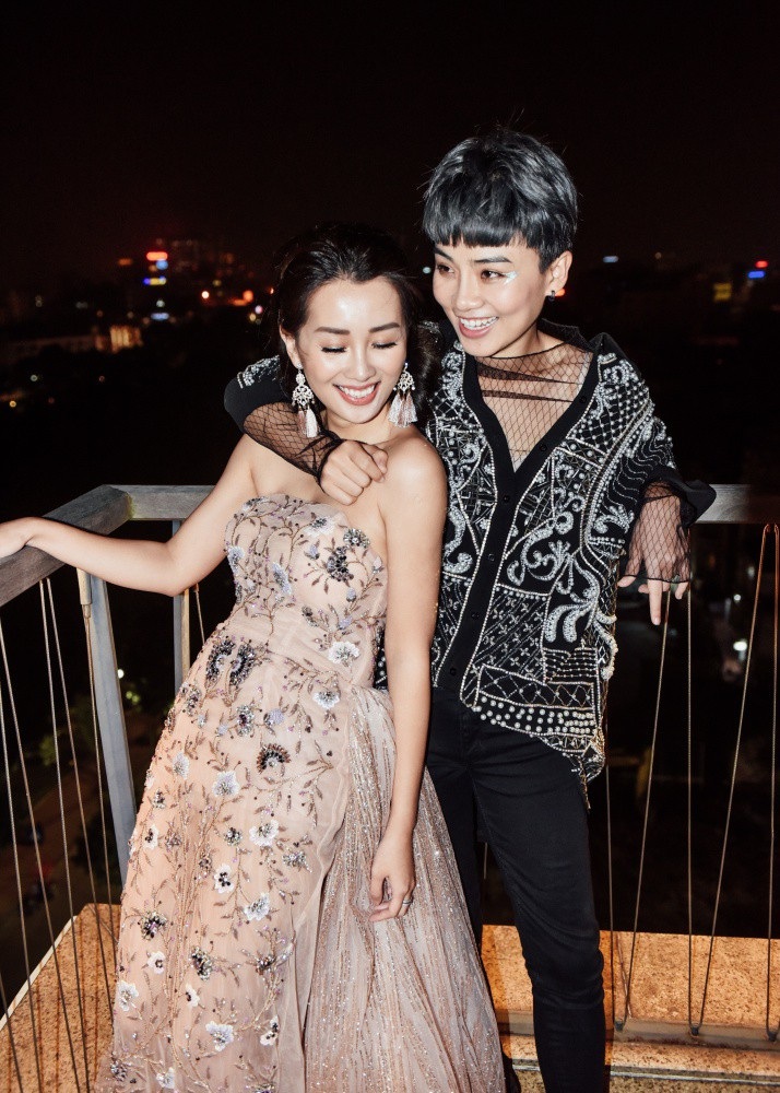 Vui “ế” ở tuổi 32, BTV Quỳnh Chi VTV đáp tin đồn yêu đồng giới MC Thuỳ Dung - Ảnh 4. Vui “ế” ở tuổi 32, BTV Quỳnh Chi VTV đáp tin đồn yêu đồng giới MC Thuỳ Dung - Ảnh 4.