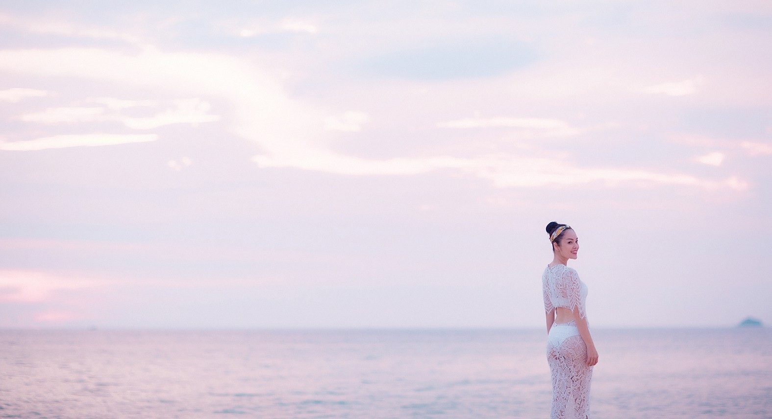 Mẹ đơn thân Dương Cẩm Lynh khoe vẻ sexy bốc lửa với bikini - Ảnh 13. Mẹ đơn thân Dương Cẩm Lynh khoe vẻ sexy bốc lửa với bikini - Ảnh 13.