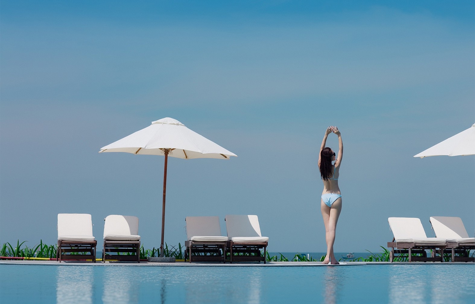 Mẹ đơn thân Dương Cẩm Lynh khoe vẻ sexy bốc lửa với bikini - Ảnh 7. Mẹ đơn thân Dương Cẩm Lynh khoe vẻ sexy bốc lửa với bikini - Ảnh 7.