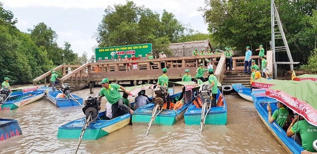 Mở tuyến tham quan xuyên rừng Vườn Quốc gia Mũi Cà Mau - Ảnh 8. Mở tuyến tham quan xuyên rừng Vườn Quốc gia Mũi Cà Mau - Ảnh 8.