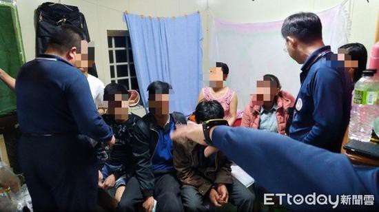 Bộ Công an điều tra dấu hiệu đưa người Việt Nam ra nước ngoài trái phép - Ảnh 1. Bộ Công an điều tra dấu hiệu đưa người Việt Nam ra nước ngoài trái phép - Ảnh 1.