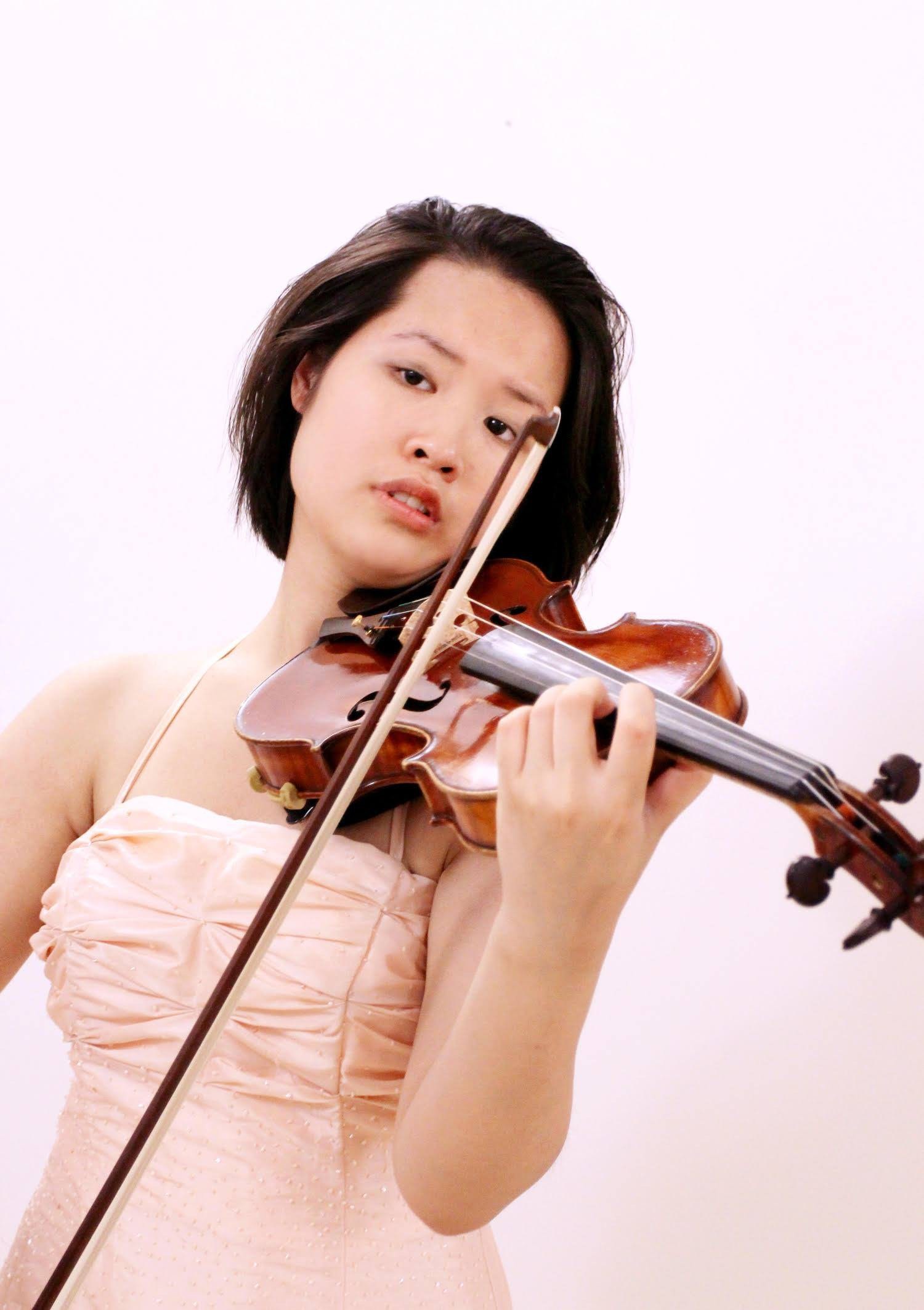 “Thần đồng” Đỗ Phương Nhi kể về mối duyên với violon khi mới 4 tuổi - Ảnh 2. “Thần đồng” Đỗ Phương Nhi kể về mối duyên với violon khi mới 4 tuổi - Ảnh 2.