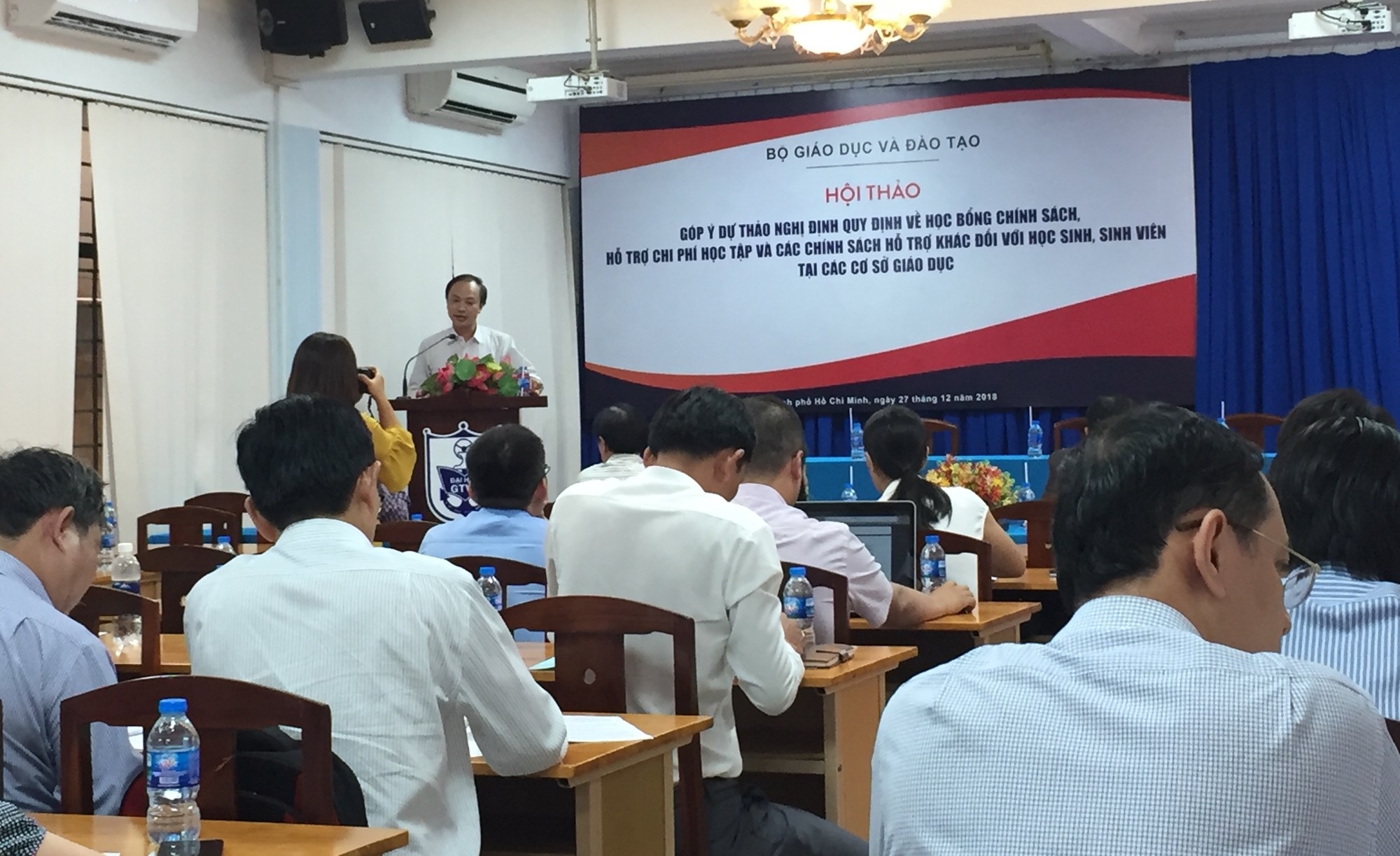 Nhiều bất cập trong quy định học bổng chính sách cho HS, SV - Ảnh 1. Nhiều bất cập trong quy định học bổng chính sách cho HS, SV - Ảnh 1.